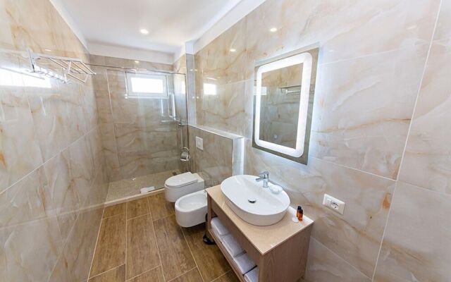 F And M Hotel Tirana