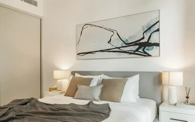 Modern 2BR w Direct Beach Access Emaar Beachfront - Apartment in ดูไบ - Photo 4
