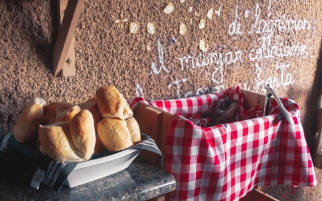 Hostal Valle Mistral - Hostel