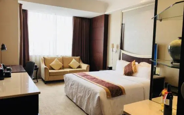 Hejiang Peninsula Hotel