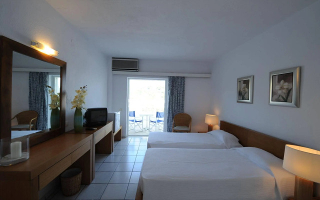 Cape Kanapitsa Hotel & Suites