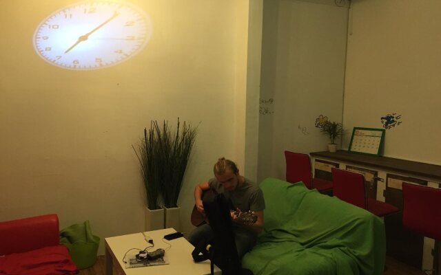 Kobe Sannomiya R2 Hostel