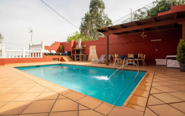 Mountain Chalet Sea Views & Pool Iptx