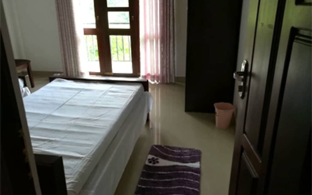 Golden River Kandy Villa