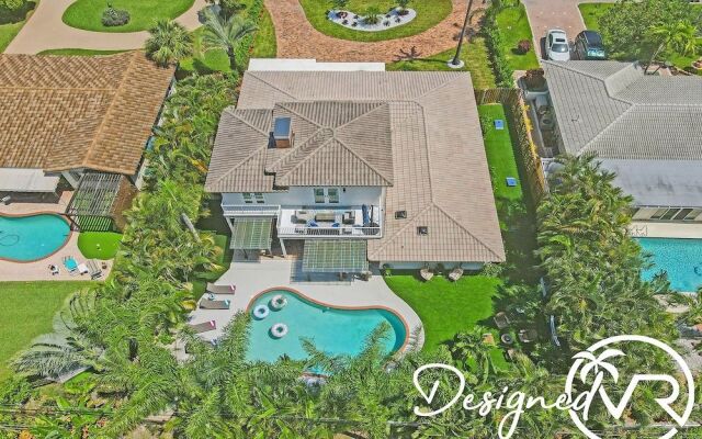 Modern Chic 7-BR with Pool & Gameroom