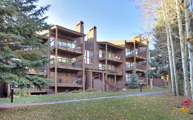 2019 Lodgepole 2 Bedroom Condo by RedAwning