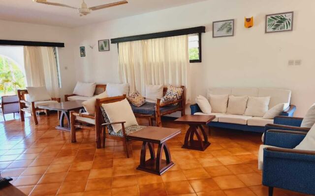 Lux Suites Sanuna Villas Diani