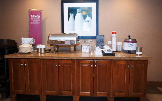 Hampton Inn & Suites Riverton