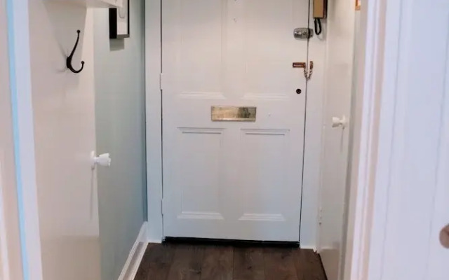 Stylish Apartment in Edinburgh s New Town