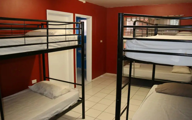 Waterfront Backpackers - Hostel