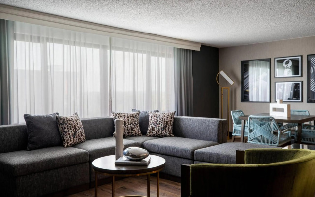 Renaissance Chicago North Shore Hotel