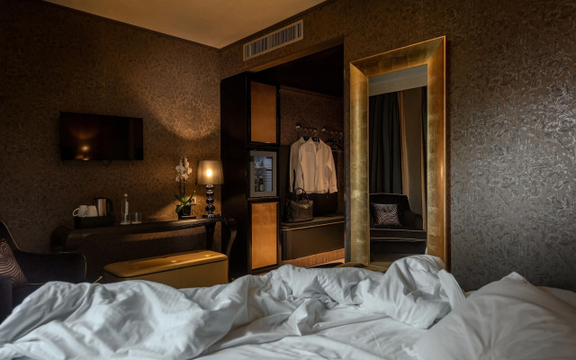 Carnival Palace Hotel