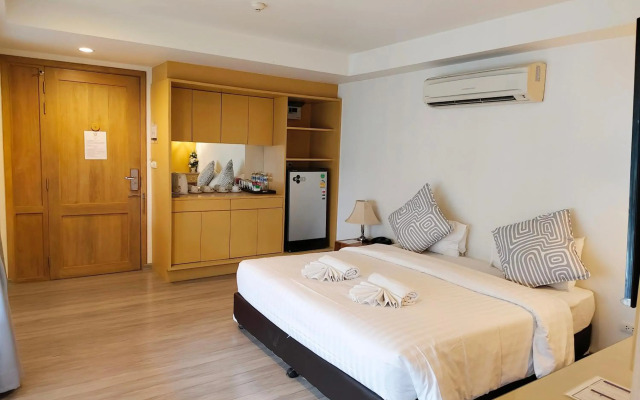 Moon Dragon Hotel