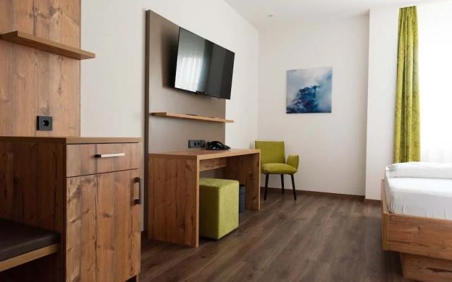 Hotel Zeppelin