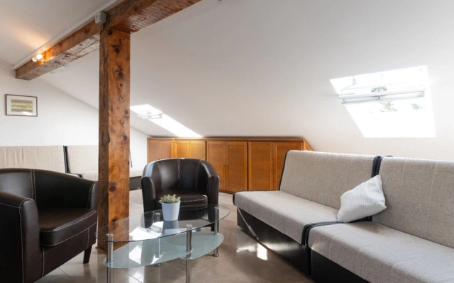 Tiho - 10m From the Beach - SA1 Potkrovlje