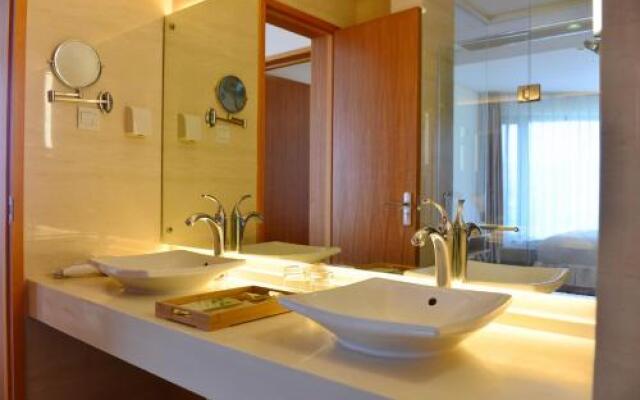 Blue Mansion Hotel Fuxian Lake Chengjiang