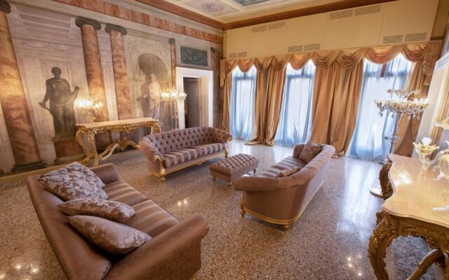 Cà Bonfadini Historic Experience Hotel Venice