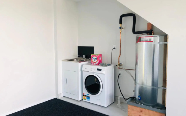 Modern & Luxurious Home 3