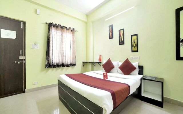 OYO 5564 Hitech Suites
