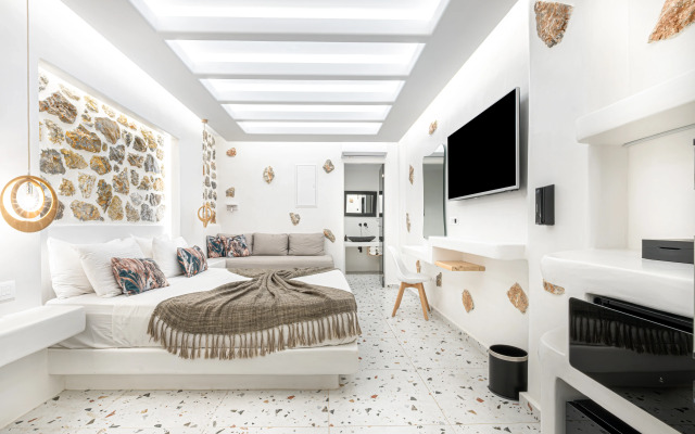 Liana Beach Hotel & Spa