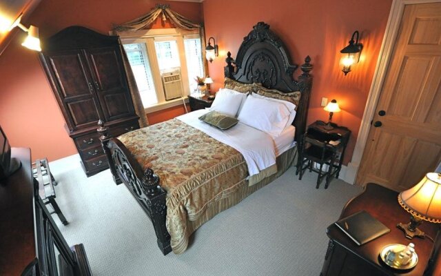 Creighton Manor Inn Bed & Breakfast