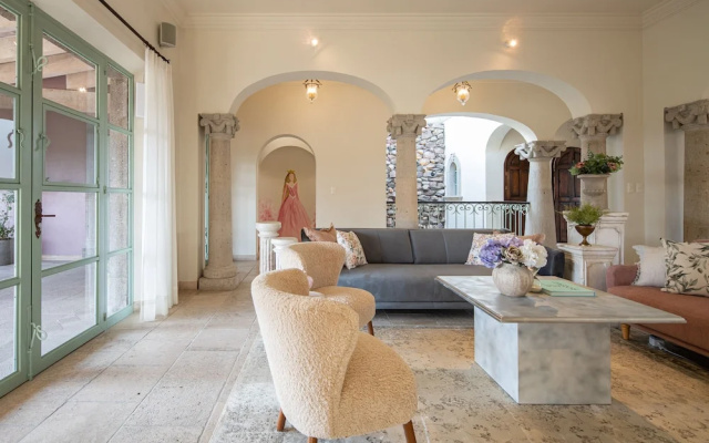 HOLT Magnificent 6BR Villa in Malanquin Golf Club