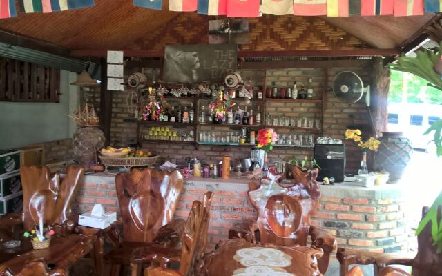 The Lazy Bar And Guesthouse