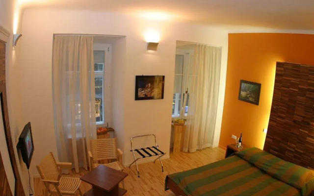 Julija&Robert's Riverview Apartments and Rooms