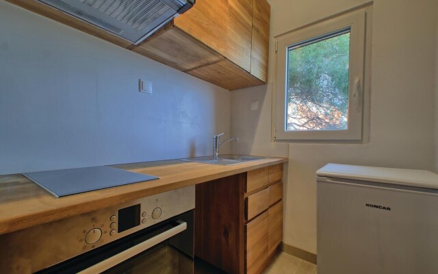 Stunning Home in Prizba With Wifi and 6 Bedrooms