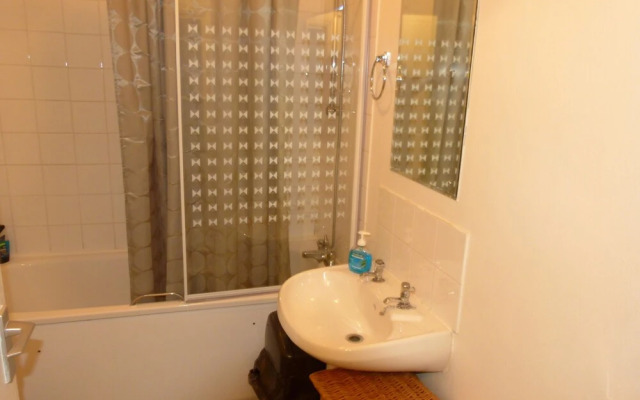 SS Property Hub – Apartment Close to Hyde Park