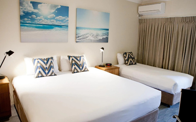 Nightcap at Kondari Resort