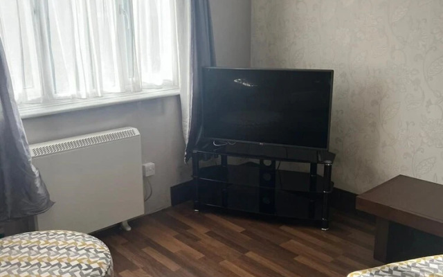 Beautiful 2-bed House in Grays