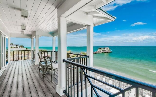 Bay View Beauty by AMI Locals