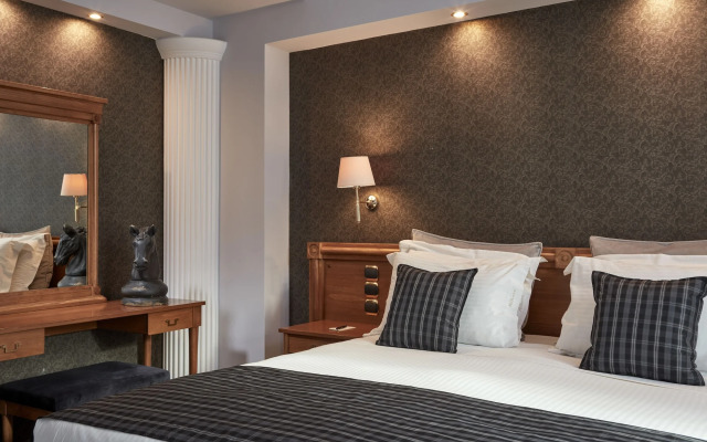 AVA Hotel & Suites