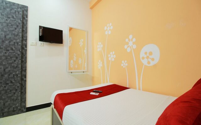 OYO 10835 Hotel Sri Sant