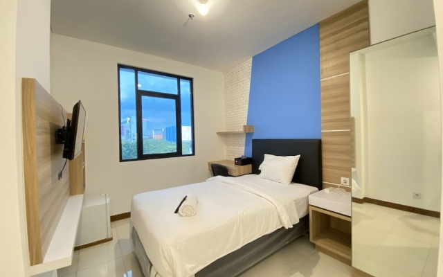 Smart Studio Room Semi Apartment at The Lodge Paskal near BINUS University – Guest Rooms – Bandung