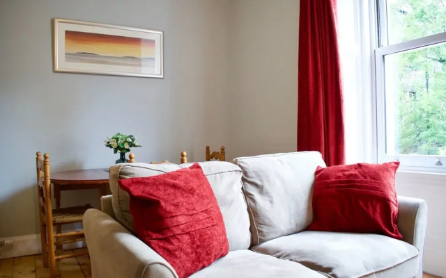 Welcoming 2 Bedroom Flat Near Fountainbridge