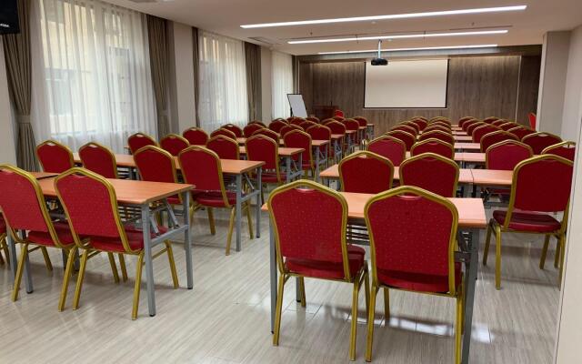 Hanting Hotel Changsha Railway Station Metro Station