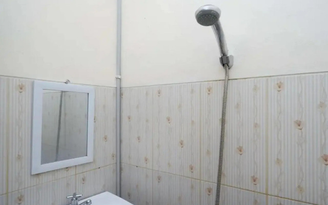 Oyo 2914 Teratai Guest House