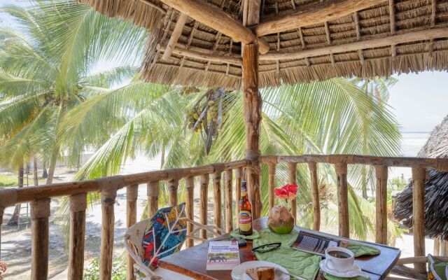 Shanuo Beach Bungalows