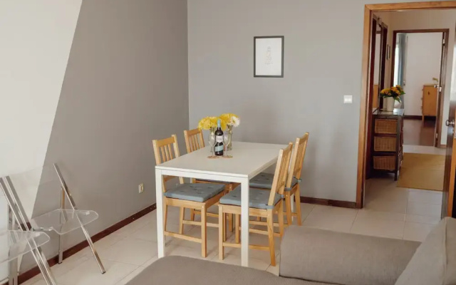Espinho Modern 3 Bedroom Apartment by Vacationy