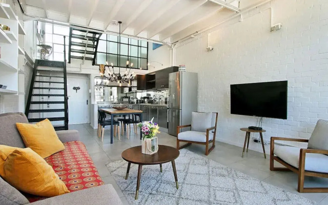 Manhattan Place