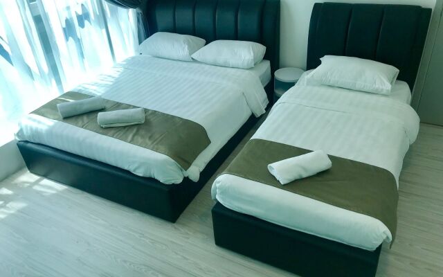 Sunset Seaview Vacation Condos at Infinity Avenue