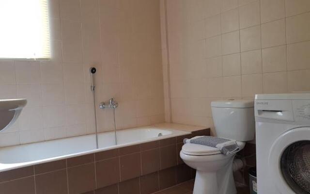 Errathens Zephyr Apartment - Athens Center, 3 Bd, 1 Bath