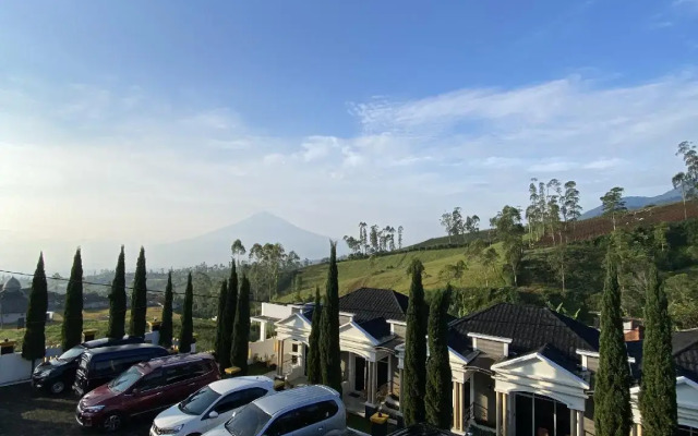 Green Hero Darajat Hotel