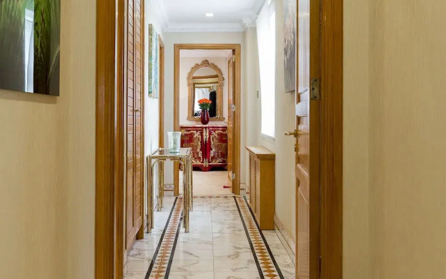 Penthouse 3-bed 3-bath on Marble Arch