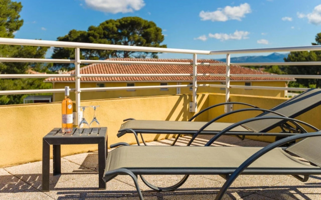 Nice Apartment With see View in the Var-provence
