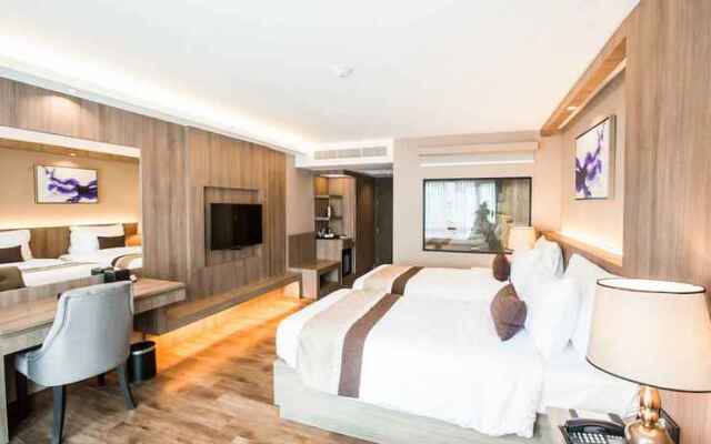 Wealth Lodge Asoke by Favstay