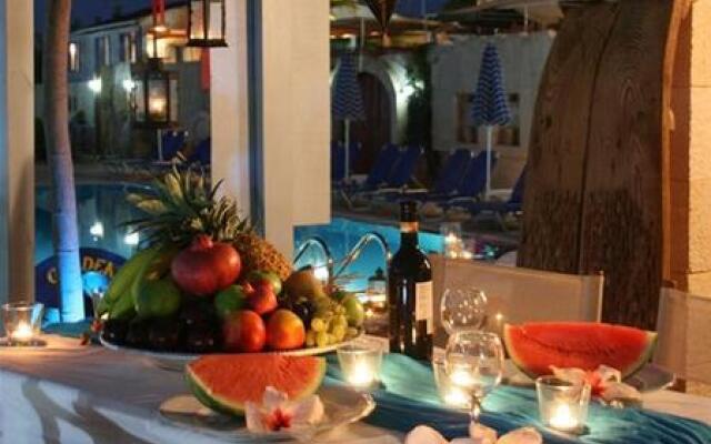 Golden Bay Hotel & Bungalows