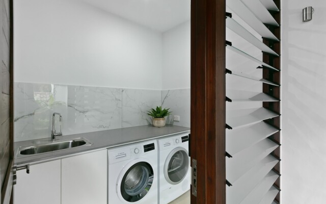 Esprit 9 Palm Cove